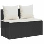 Schwarze vidaXL Garten-Essgruppe aus Rattan mit cremefarbenen Kissen, bestehend aus Sofa und Hocker.