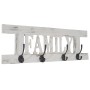 Weiße Wandgarderobe im Shabby-Look mit 4 Haken und "Family" Schriftzug.