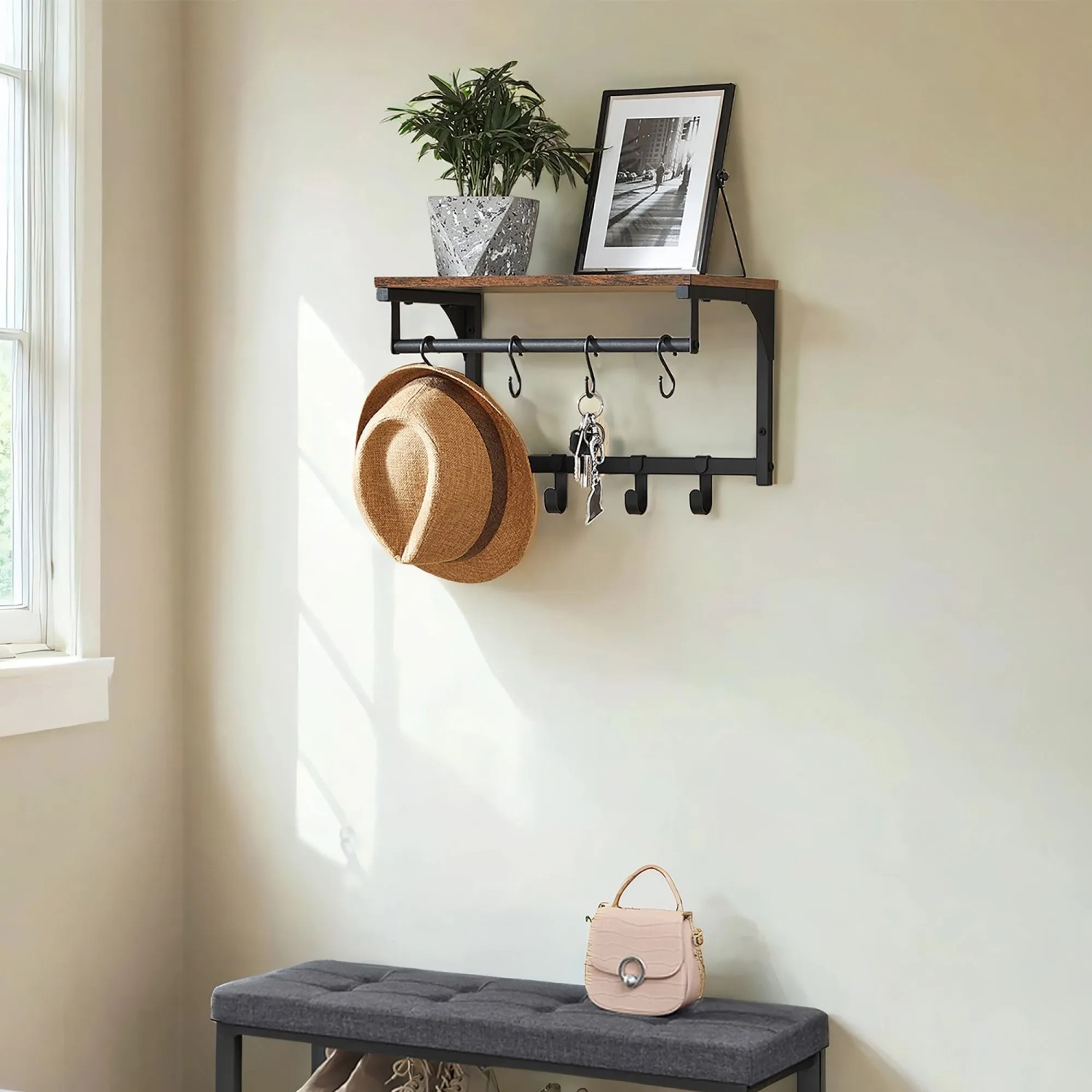 Songmics Wandgarderobe Barnet-old mit Ablage, 8 Haken, braun-schwarz.