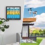 Bresser Solar-Wetterstation 4CAST PRO SF 7-in-1: Wetterdaten auf Display und Außensensor auf Hausdach.