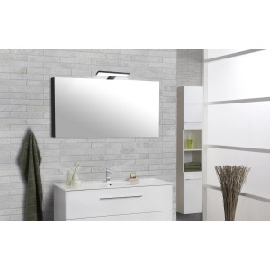 Schwarze DSK LED-Aufsatzleuchte (20 cm) auf Spiegel im Badezimmer.