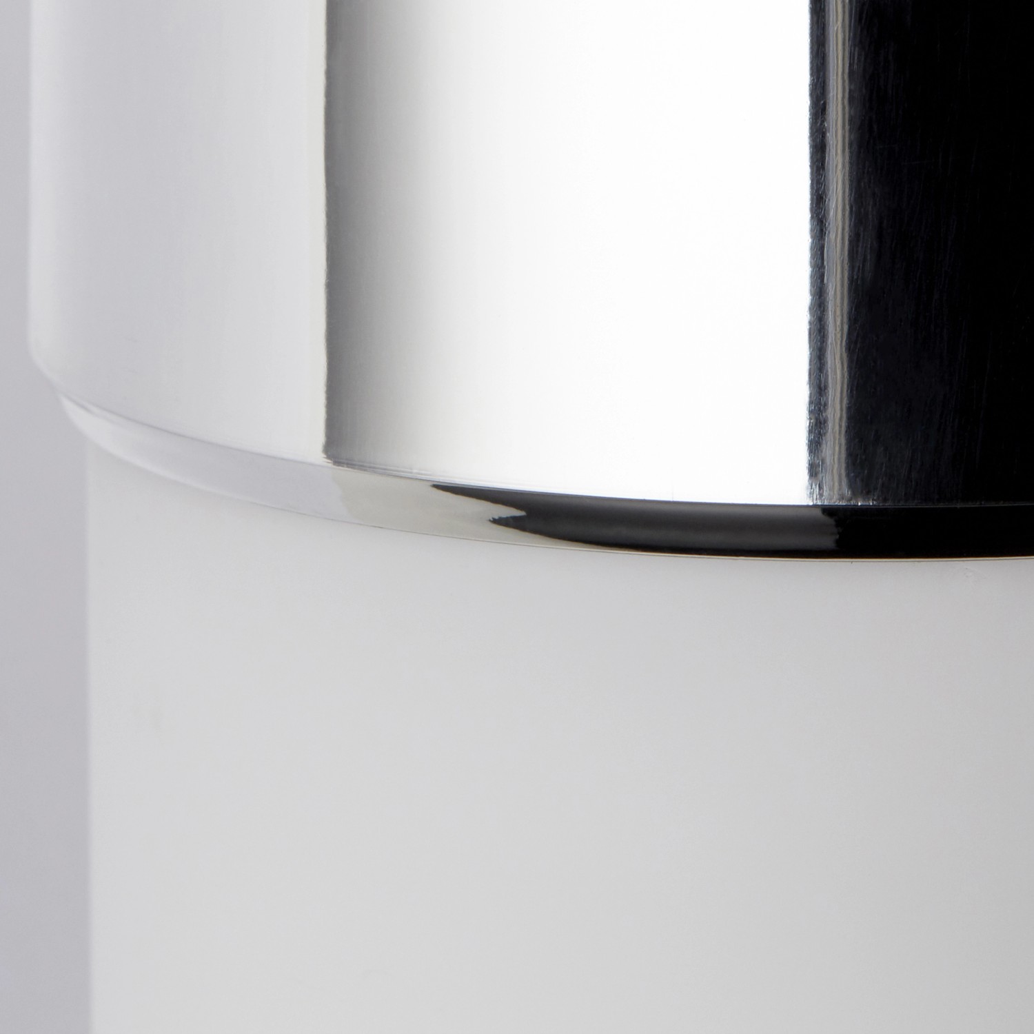 Brilliant LED-Wandleuchte Horace mit Steckdose und Chrom bei kaufen Weiß OBI