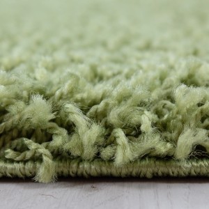 Detailaufnahme: Grüner Ayyildiz Hochflorteppich Life, flauschiger Shaggy Teppich.