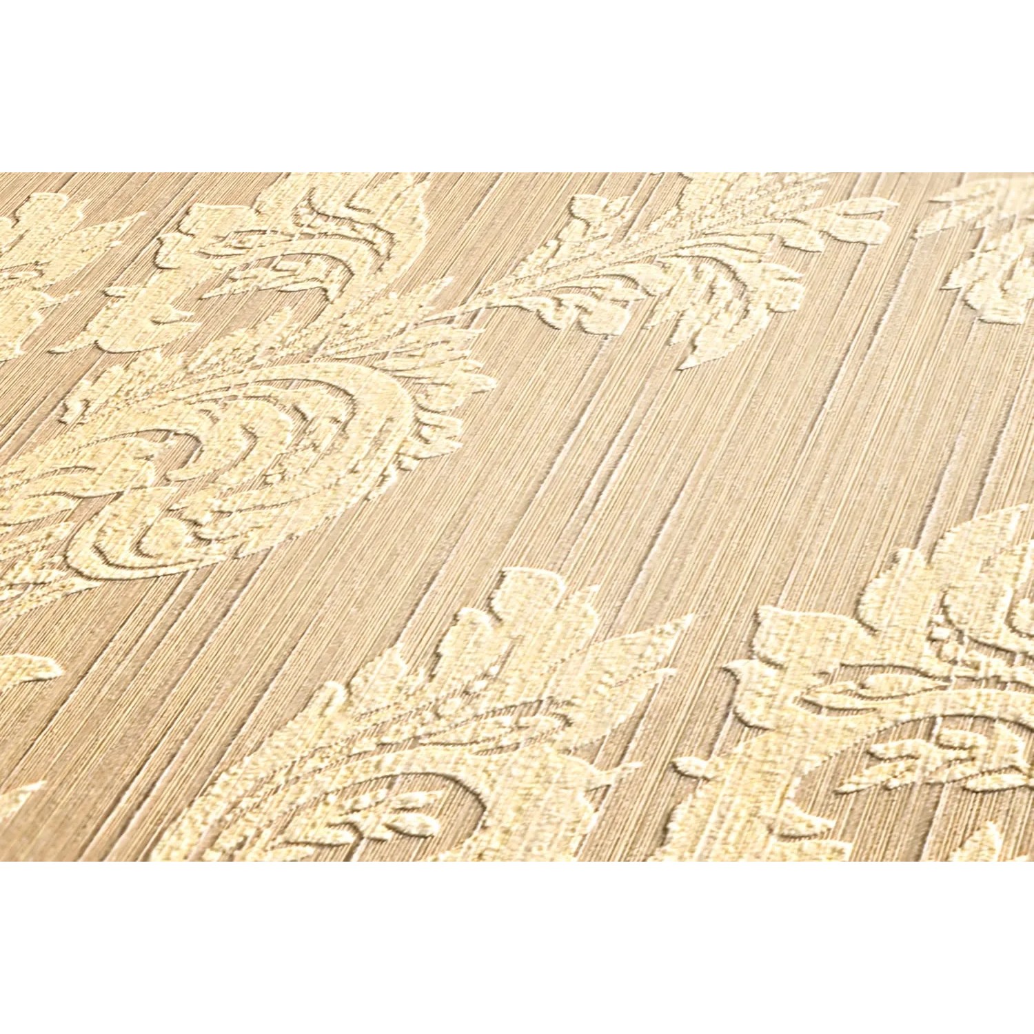 Beige-gelbe Barock Tapete mit Textiloptik von PROFHOME, matt und strukturiert.