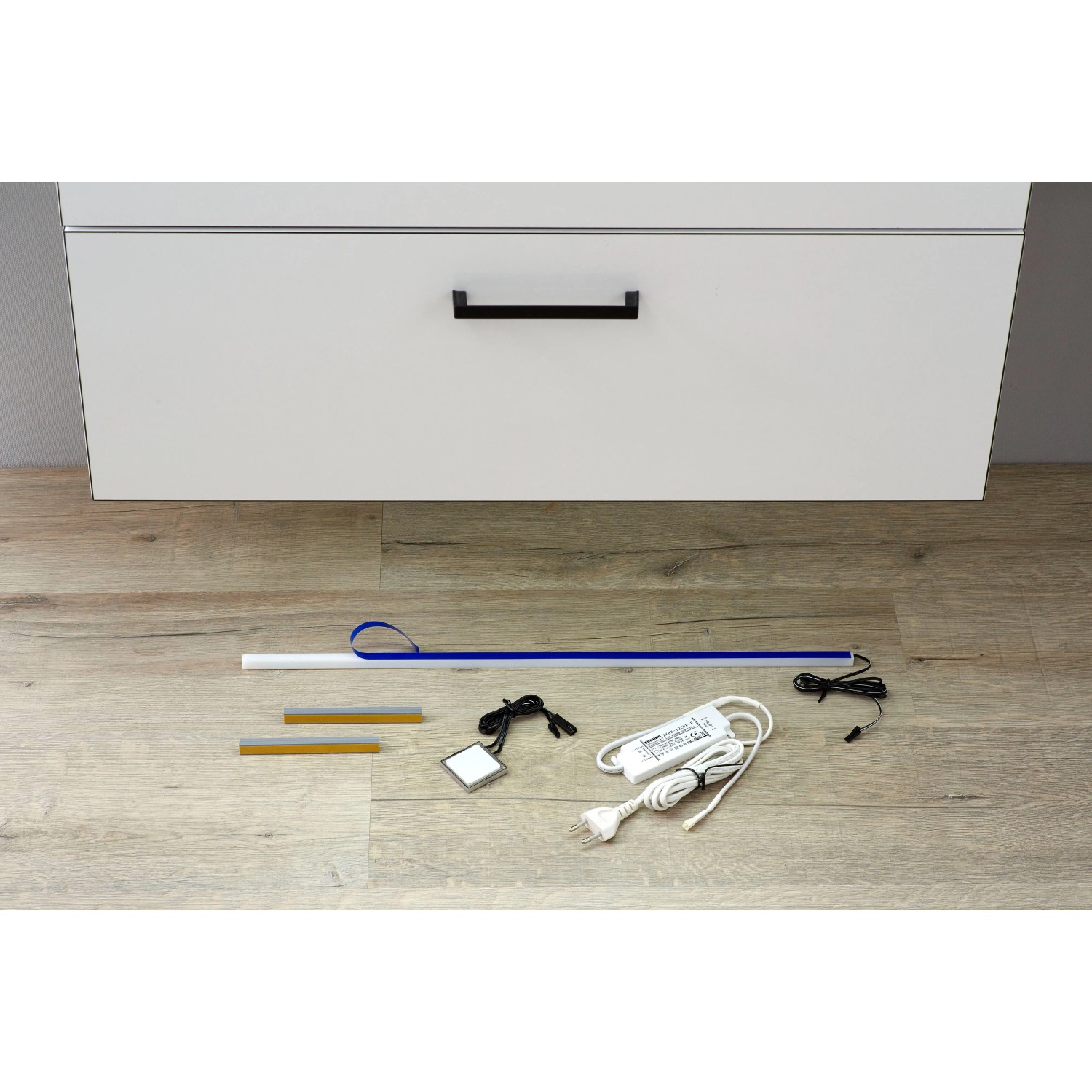 Pelipal LED-Beleuchtungs-Set Quickset 357 mit Trafo und Touchsensor für Badmöbel.