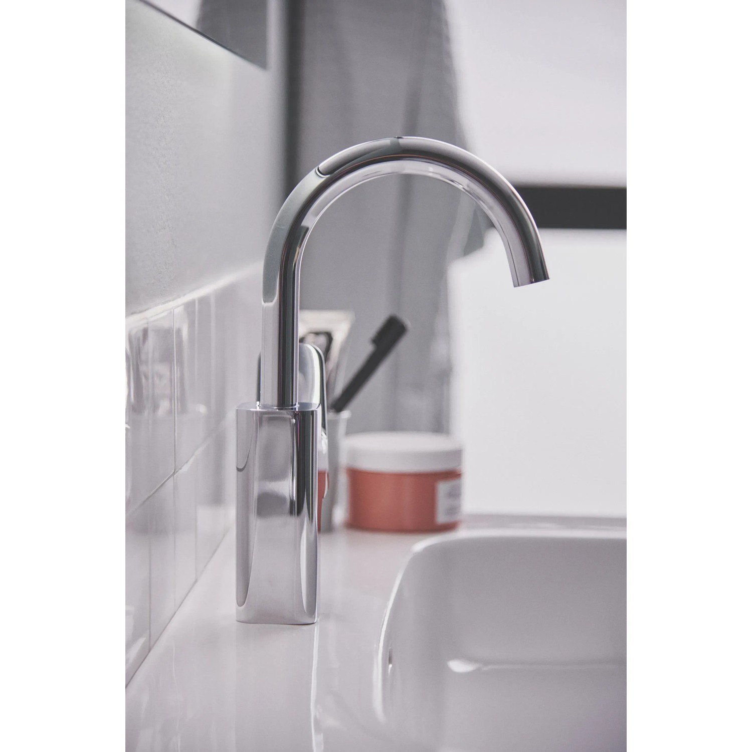 Ideal Standard Ceraplan Waschtischarmatur Chrom, hoher Auslauf (H200), ohne Ablaufgarnitur.