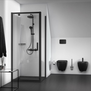 Ideal Standard Eck-Seifenkorb IOM Silk Black im modernen Bad.