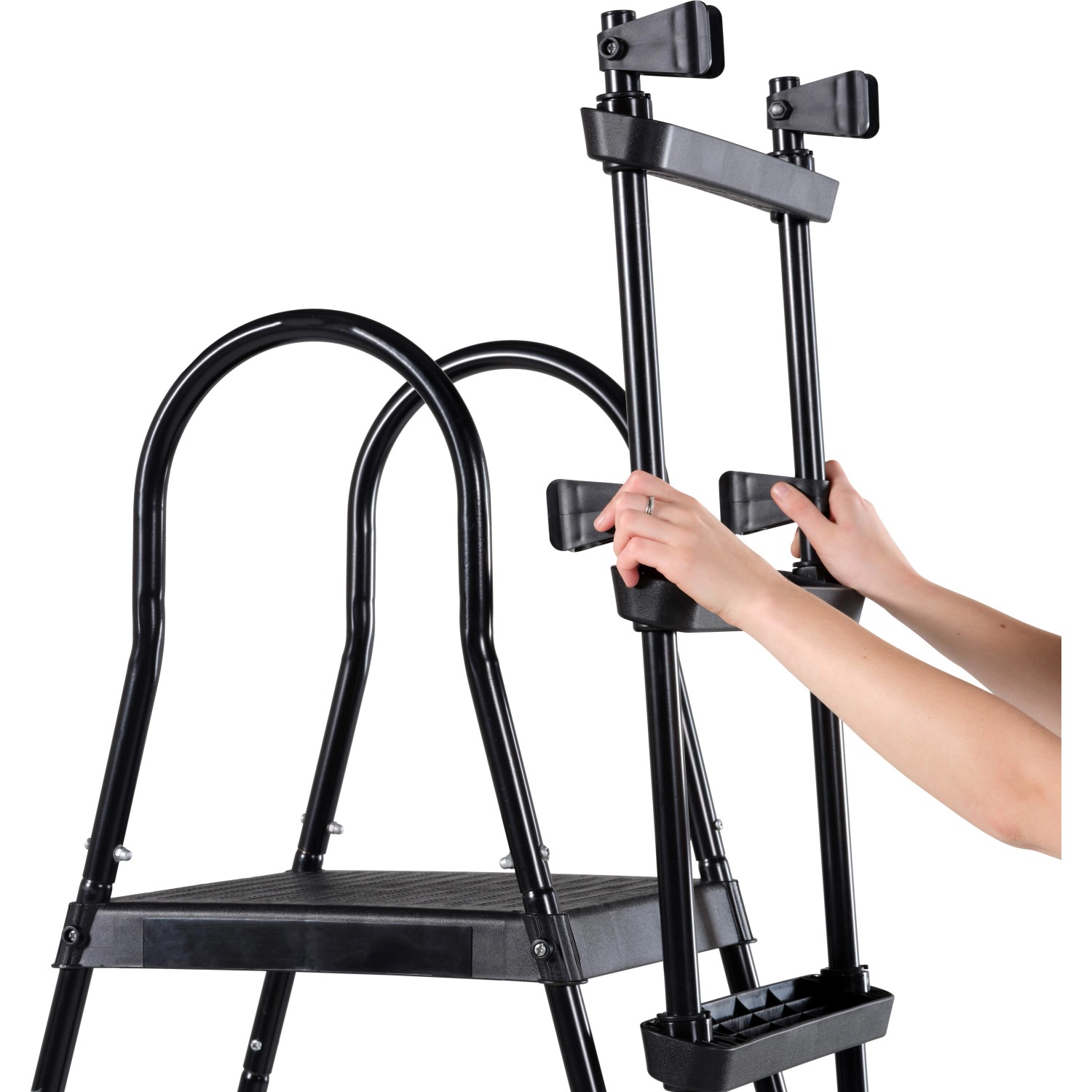 Schwarze EXIT Poolleiter für Rahmen 108-122 cm, mit Handlauf und hochklappbaren Stufen für Kindersicherheit.