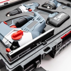 PROREGAL QBRICK Werkzeugkoffer mit Akkuschrauber, Stichsäge und Zubehör in Schaumstoffeinlage.