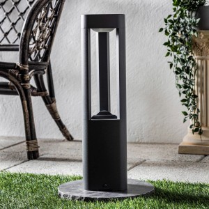 Moderne, schwarze LED Außenleuchte Pirron aus Aluminium für Garten und Terrasse.