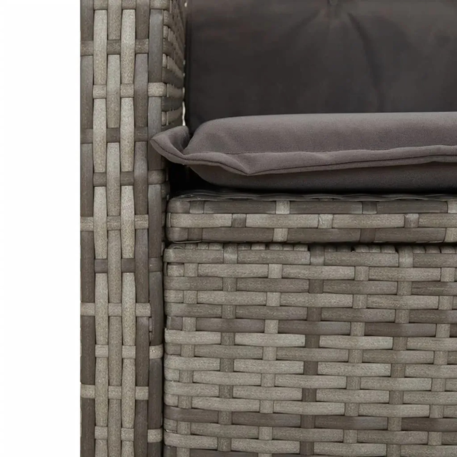 Detailaufnahme: Graue vidaXL Garten-Essgruppe aus Rattan mit Kissen.