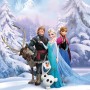 Komar Fototapete Frozen Winterland mit Elsa, Anna, Kristoff, Olaf und Sven vor Winterlandschaft.