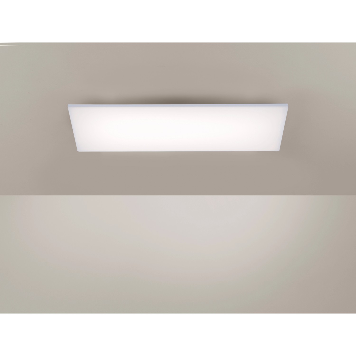 Weißes, rahmenloses LED-Panel (60x30 cm) von Paul Neuhaus als Deckenleuchte.