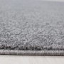 Detailaufnahme: Ayyildiz Kurzflorteppich Ata 7000, hellgrau, 140x200 cm. Moderner Kurzflor Teppich.