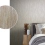 Beige Vliestapete mit feiner Struktur von Marburg, passend für Wohn- und Schlafzimmer.