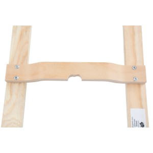 Detailansicht: Krause Dachleiter aus Holz mit Sprossenbefestigung.