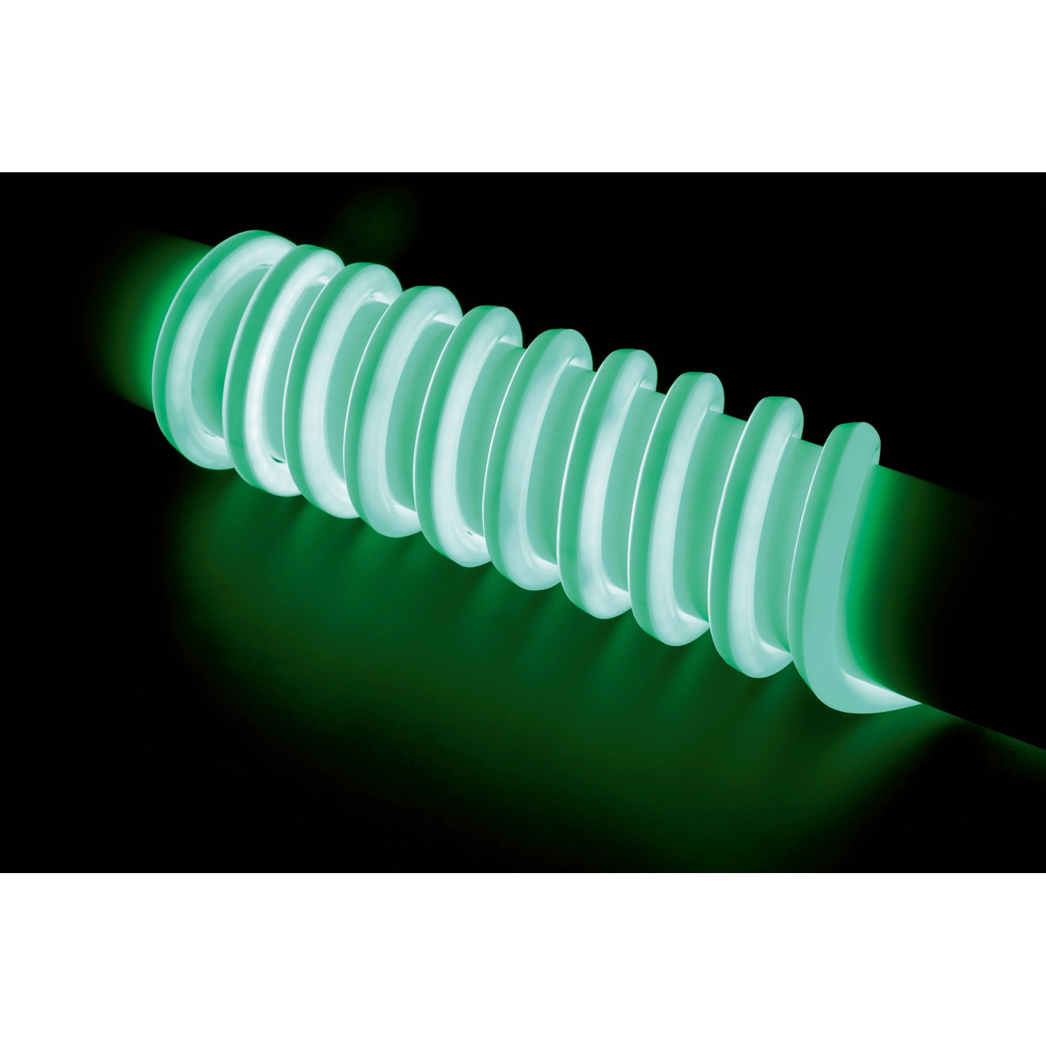 Flexibler LED-Lichtschlauch, 5 m, mit Farbwechsel und Fernbedienung für stimmungsvolle Außen-Dekoration.