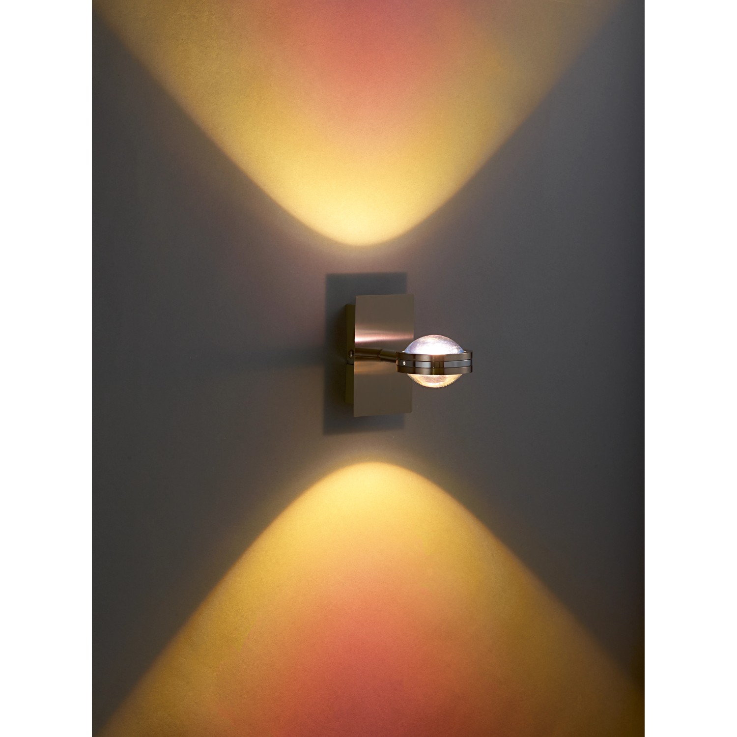 LED-Spot Rotello, 1-flammig, vernickelt, mit warmweißem Licht für Akzentbeleuchtung.