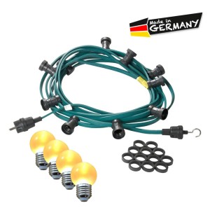 Grüne Satisfire Lichterkette 30m mit 50 warmweißen LED-Kugeln für Garten und Terrasse.
