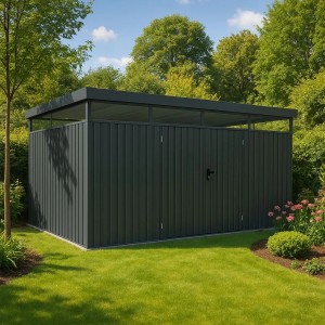 Modernes, anthrazitfarbenes Juskys Gerätehaus Luzern XL (12 m²) im Garten.