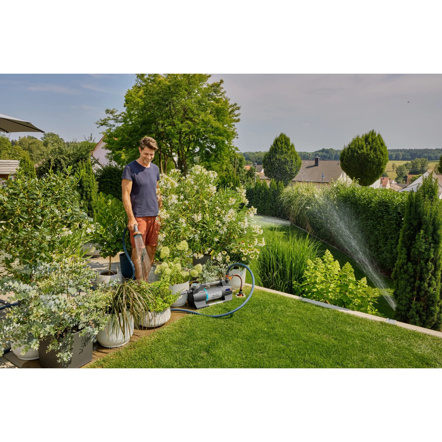 Gardena Gartenpumpe 6500 SilentComfort im Einsatz zur Gartenbewässerung.
