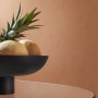 Orange-rote Struktur Tapete von Marburg Papis Loveday mit Früchten auf Tisch.