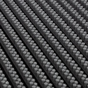 Graue Karat Fußmatte Power Brush 60x90 cm mit Bürsten für Sauberkeit im Eingangsbereich.
