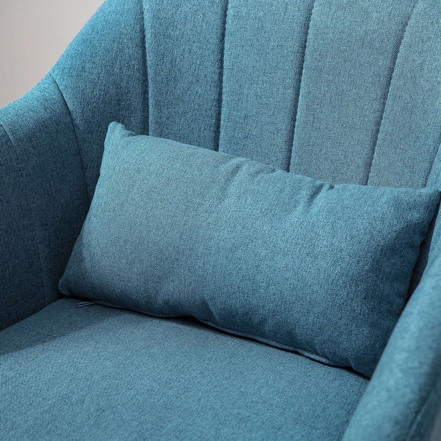 Detailansicht: Hellblauer HOMCOM Loungesessel mit Lendenkissen.