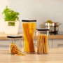 Quadratische Rotho Vorratsdosen Loft Premium (2 l) in transparent-schwarz mit Pasta.