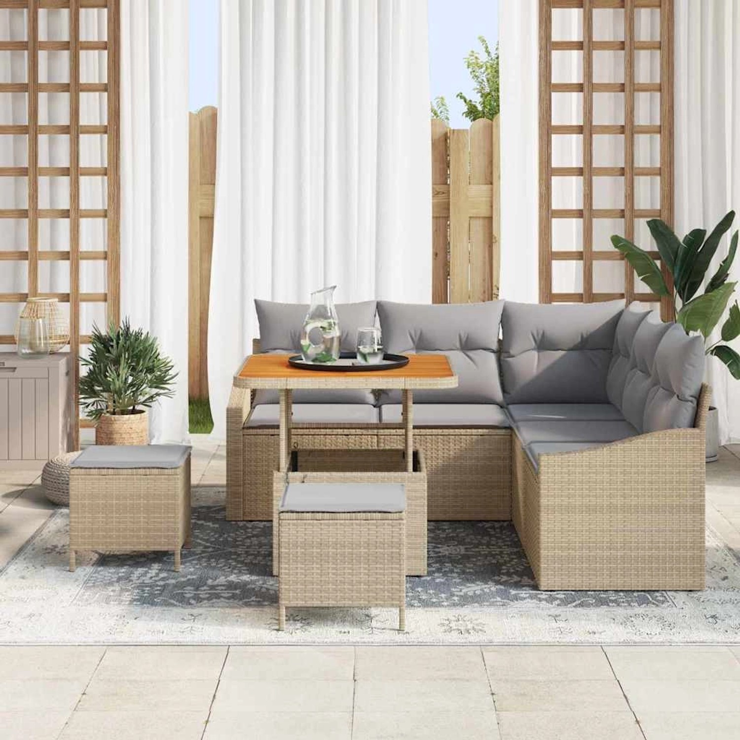 Beiges 8-teiliges vidaXL Garten-Sofa-Set aus Poly Rattan mit Tisch und grauen Kissen.