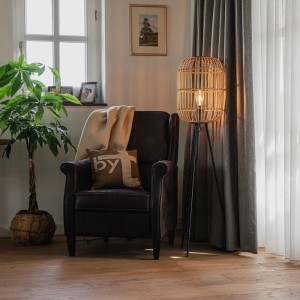QAZQA Ländliche Stehleuchte Schwarz mit Rattan Manila