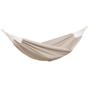 Sandfarbene Hängematte Arte ohne Stab, 230x150 cm. Bequeme Liegefläche für Garten und Terrasse.