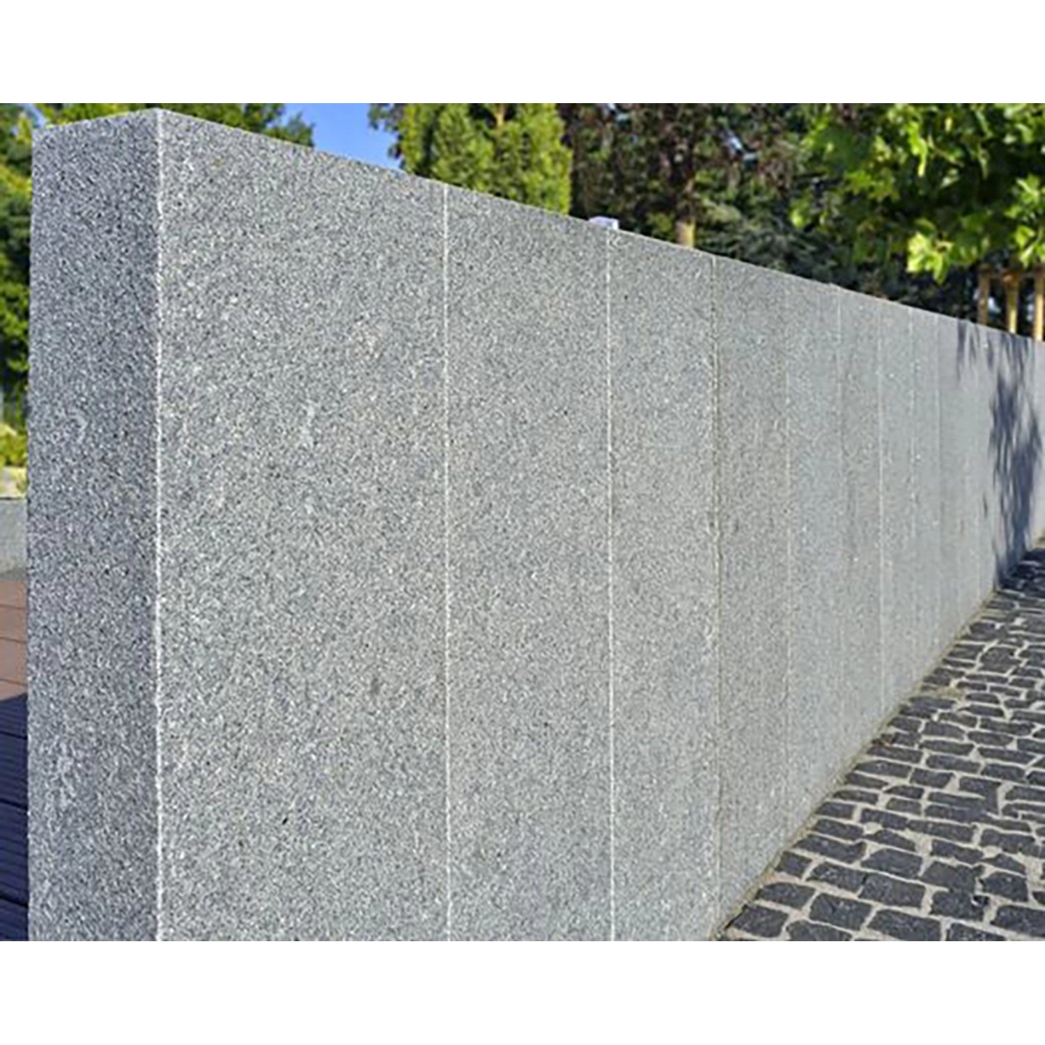 Granit Palisade Antra-Grau gesägt und geflammt mit Fase 10 x 25x 100 cm