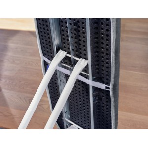 Leifheit Bügeltischbezug Thermo Reflect S/M in Anthrazit, Detailansicht der Befestigung.