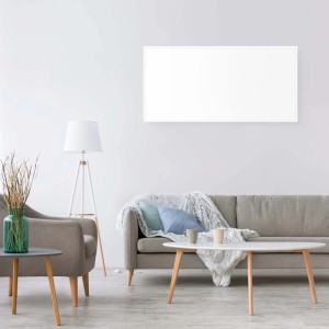 Wiltec Infrarotheizung 700W als Heizpaneel an Wand im Wohnraum.