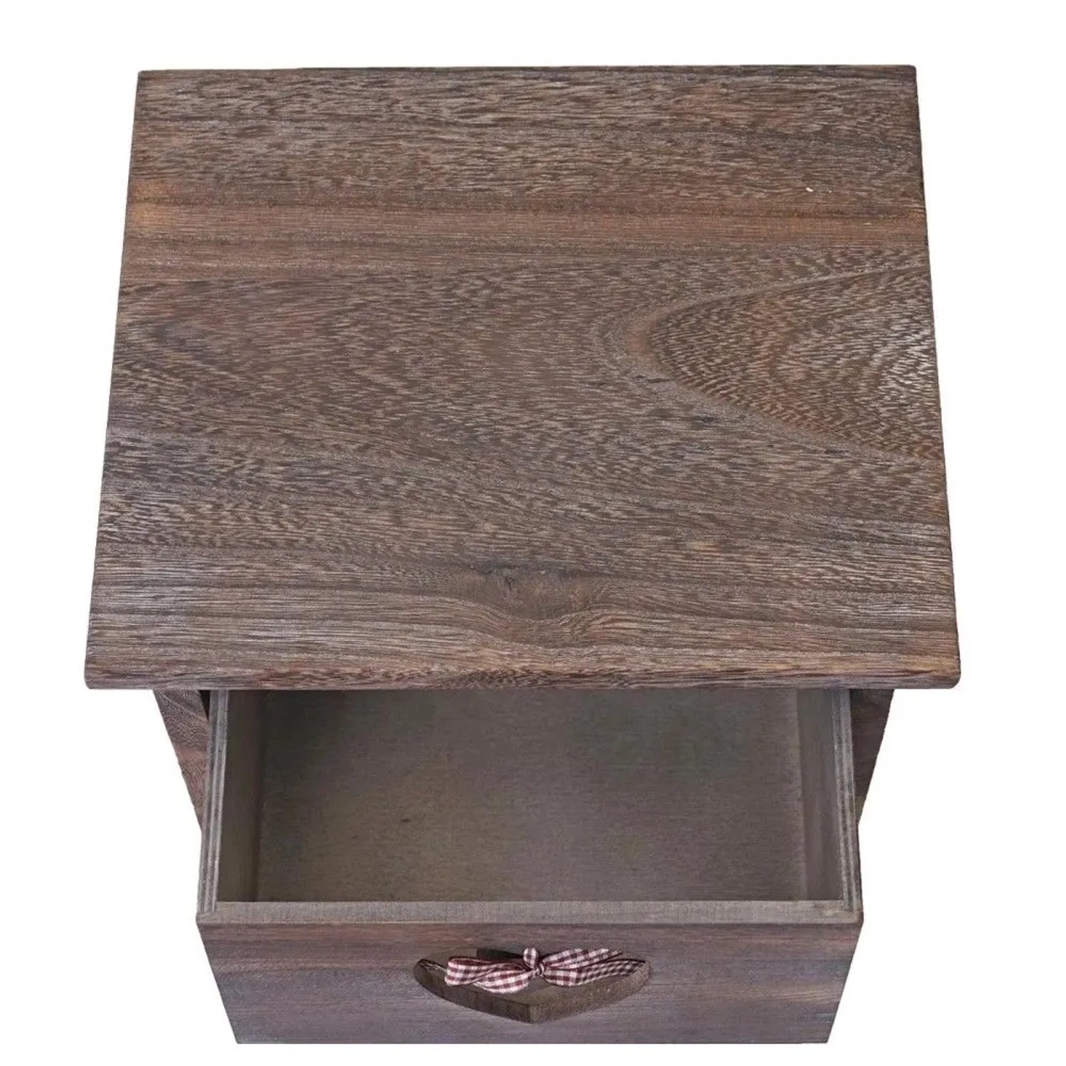 Braune MCW Kommode Sues aus Paulowniaholz mit geöffneter Schublade und Herzornament im Shabby-Look.