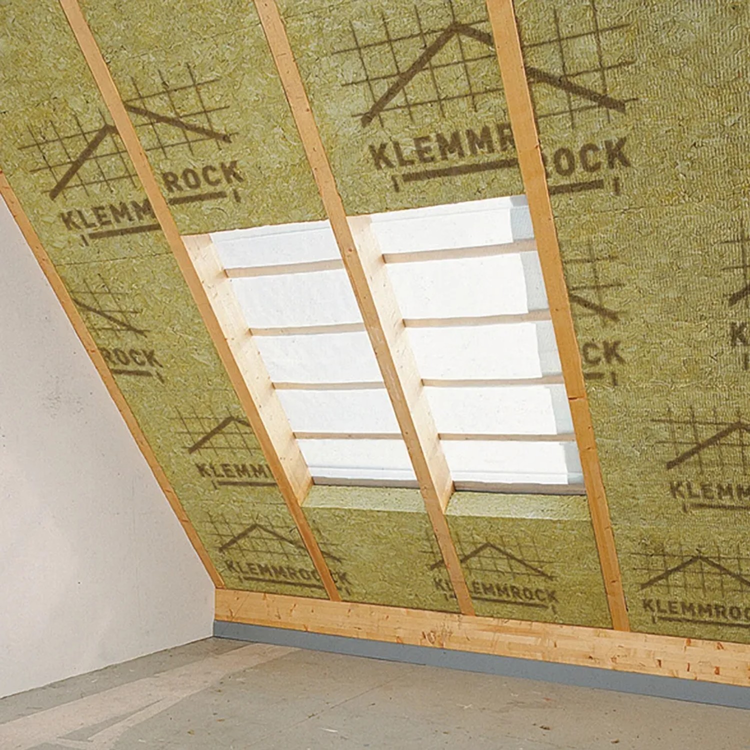 Rockwool Klemmrock Dämmwolle im Dachstuhl, WLG 035, 220mm. Steinwolle Klemmfilz zur Dachdämmung.