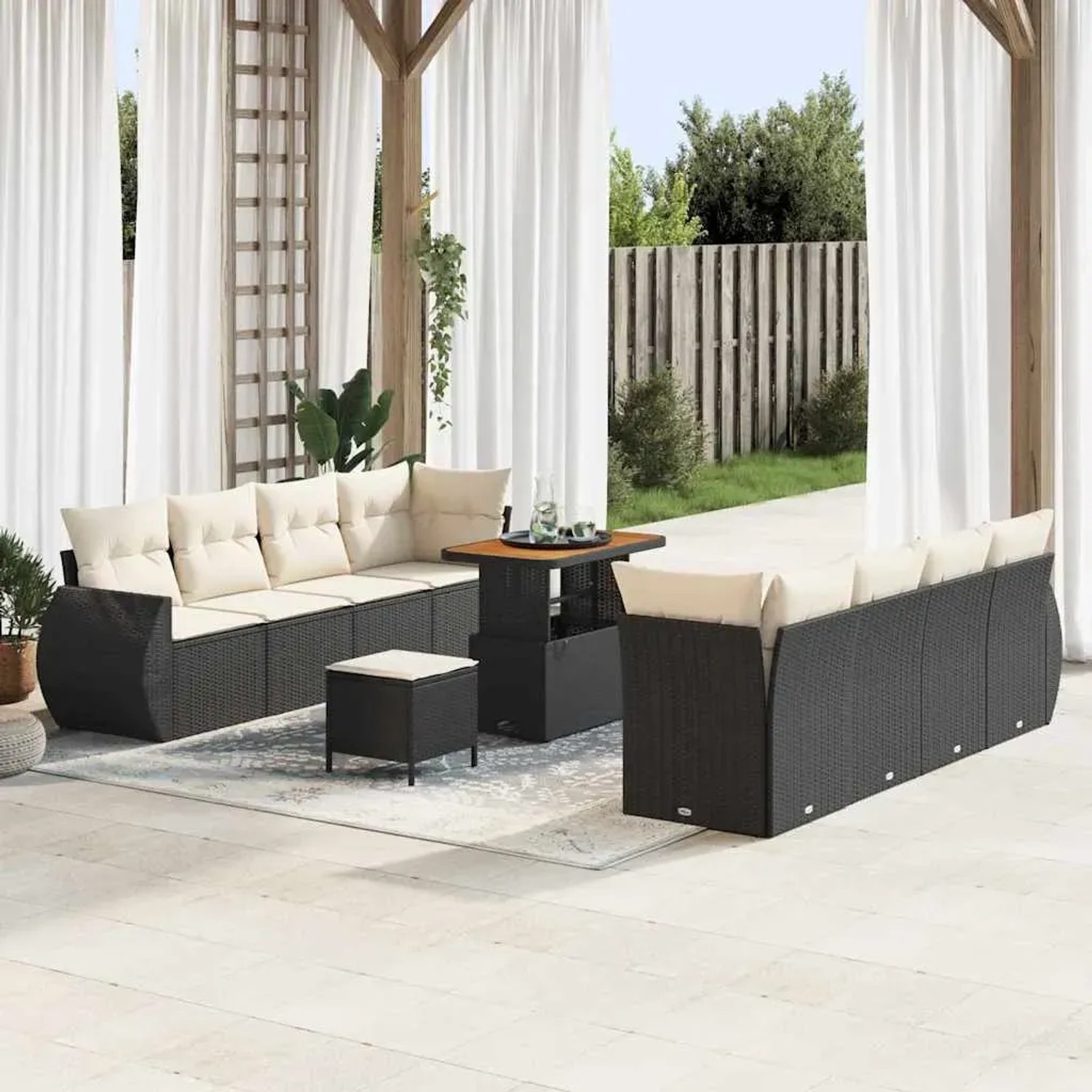 Schwarzes 11-teiliges vidaXL Garten-Sofa-Set aus Poly Rattan mit Tisch und Auflagen.
