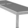 Acamp Sonnenliege Rimini in Anthrazit-Carbon mit Rollen und Aluminiumgestell.