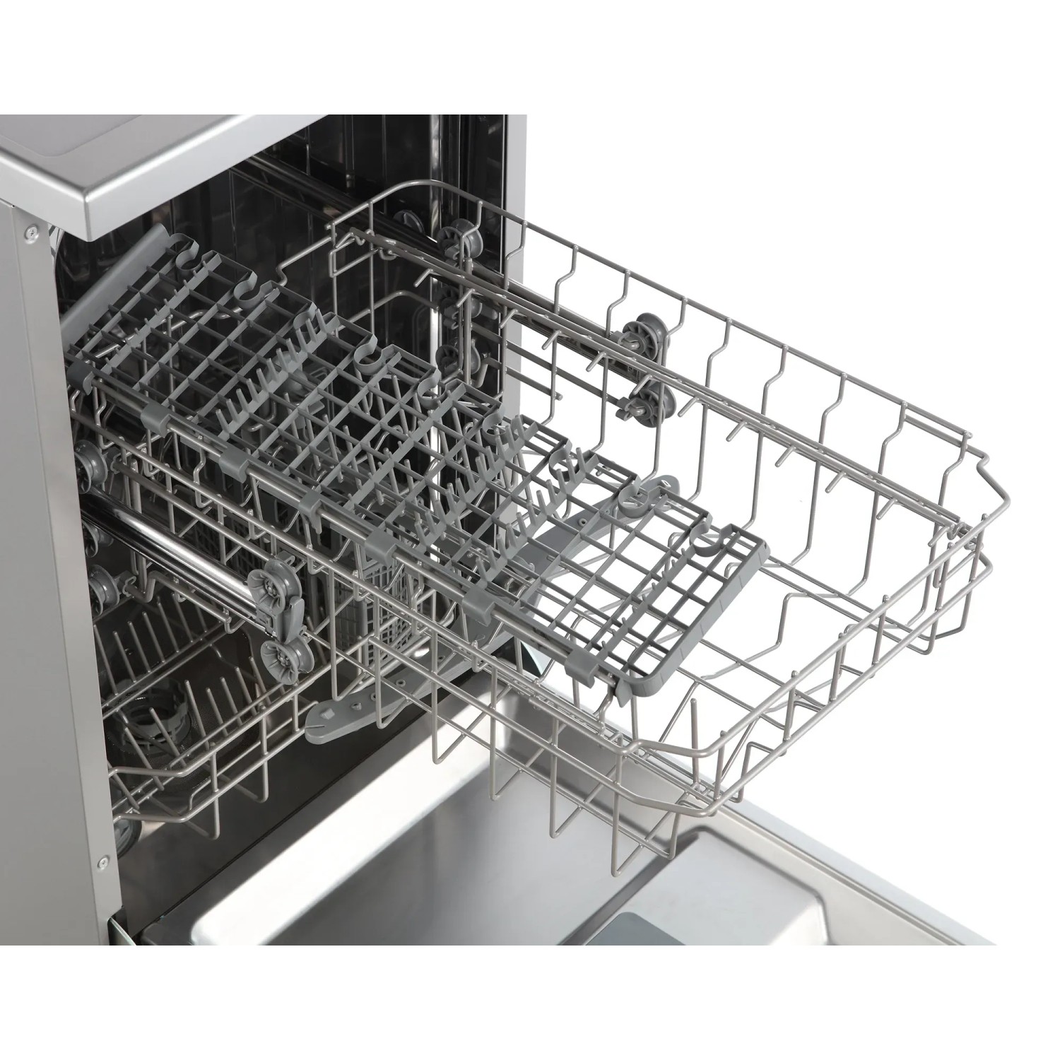 Innenansicht Respekta Unterbau-Geschirrspüler Bena 45 cm Silber mit Geschirrkörben.