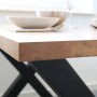 Holz4home Tischplatte aus Eiche, 240x100 cm, ohne Baumkante, mit schwarzem Tischgestell.