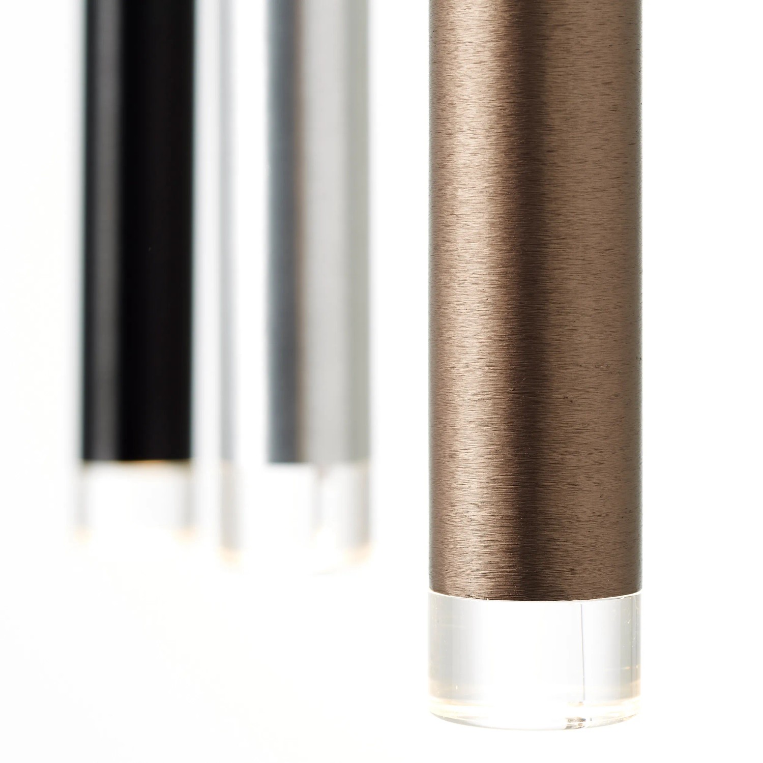 Brilliant LED-Pendelleuchte Cembalo 5er Braun, Detailaufnahme der Leuchtenelemente.