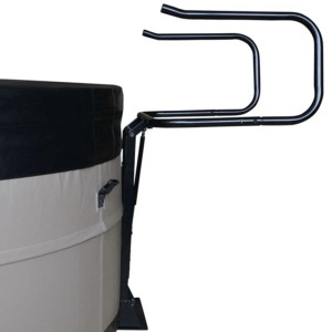 Canadian Spa Abdeckhilfe für portable Whirlpools, Hebevorrichtung mit schwarzem Gestell.