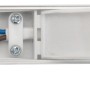 Detailaufnahme der LED-Unterbauleuchte Strip (60 cm) mit sichtbarer Verkabelung und Klemmen.