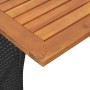 Detailansicht Gartentisch der vidaXL Sofagarnitur: Akazienholzplatte, schwarzes Poly Rattan Gestell.