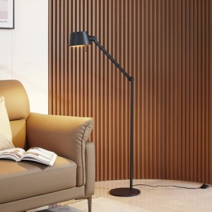 Moderne, schwarze Lucande Stehlampe Silka aus Metall, ideal als Arbeitszimmerleuchte.