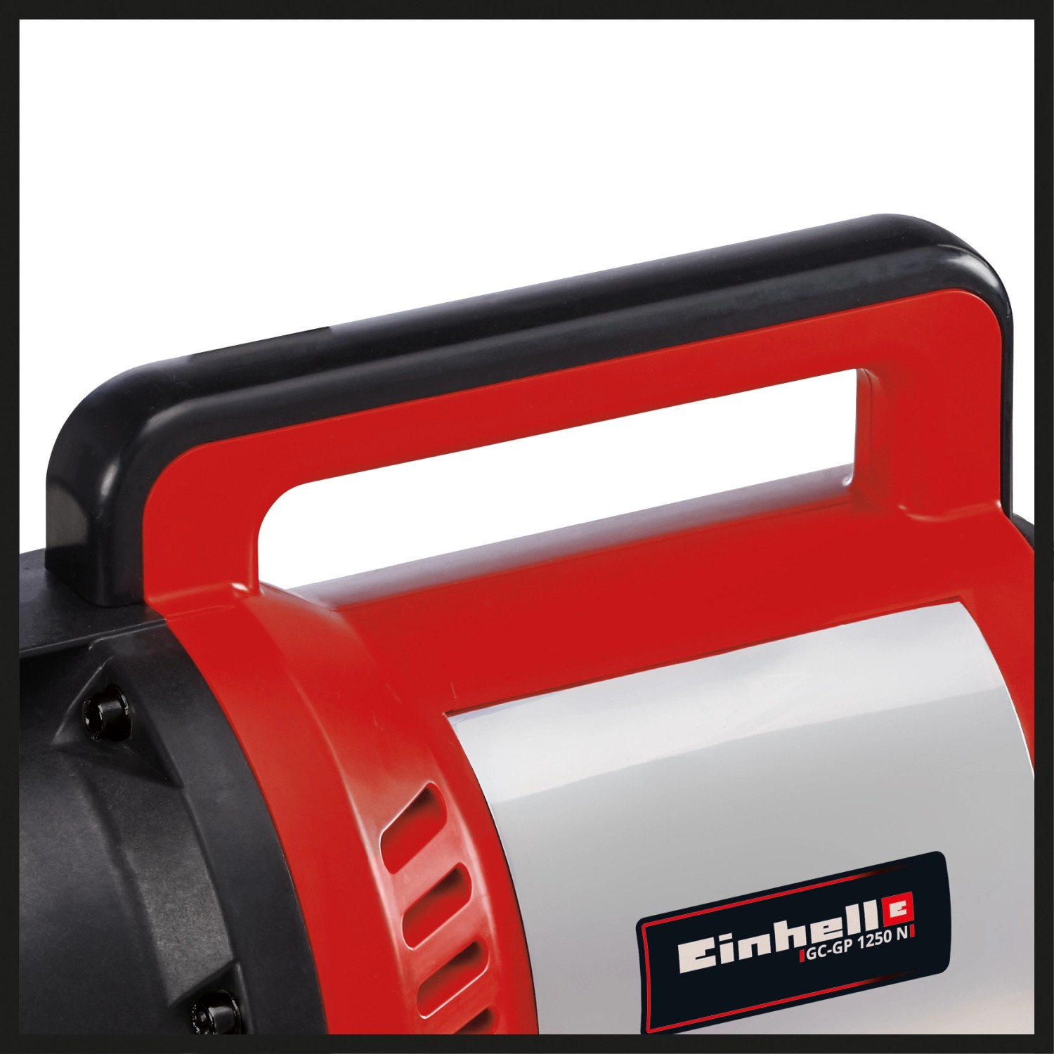 Detailaufnahme der Einhell GC-GP 1250 N Gartenpumpe mit Tragegriff.
