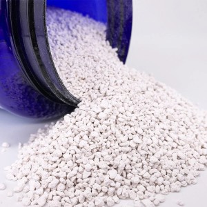 Aqua-Cereal PhosphatBinder Granulat aus geöffneter Dose für den Teich.