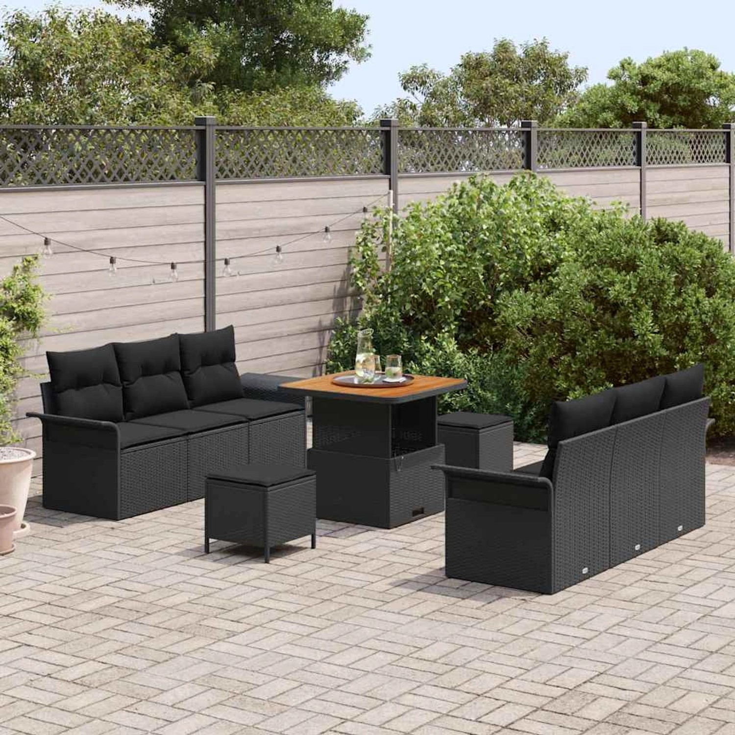 Schwarzes 9-teiliges Garten-Sofa-Set aus Poly Rattan von vidaXL. Gartenmöbel für entspannte Stunden im Freien.