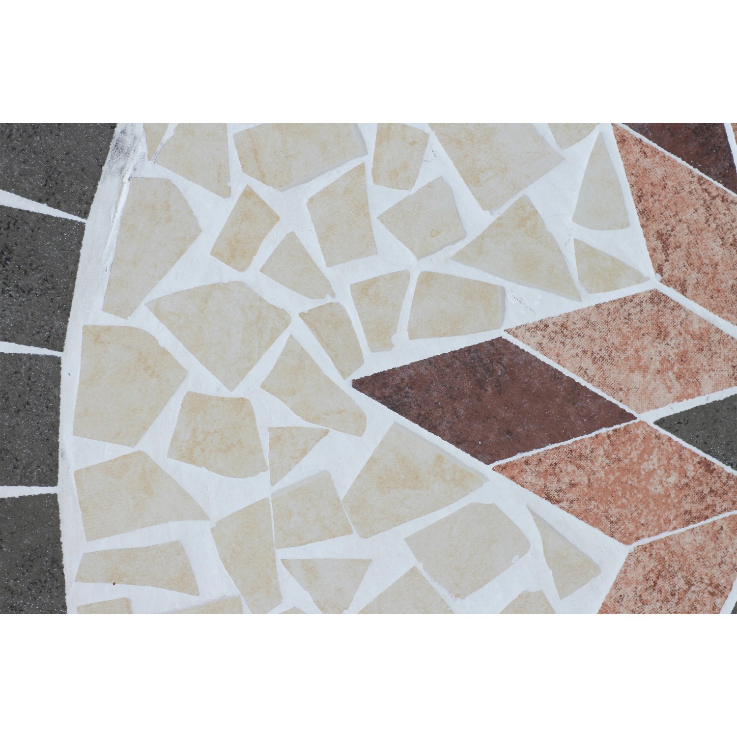 Detailansicht: Mosaikmuster der Tischplatte des runden, grauen Siena Garden Gartentisch Stella Ø 70 cm.